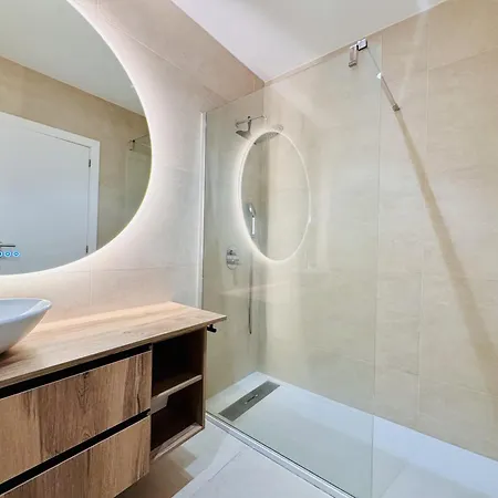 Confort & Terrace Apartment